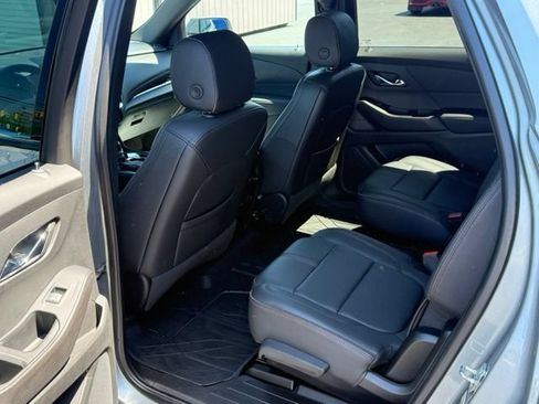 Used 2023 Chevrolet Traverse RS w/ LPO, Floor Liner Package AWD/4WD image 17