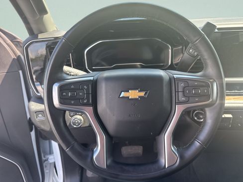 Used 2025 Chevrolet Silverado 2500 LT w/ Convenience Package AWD/4WD image 10