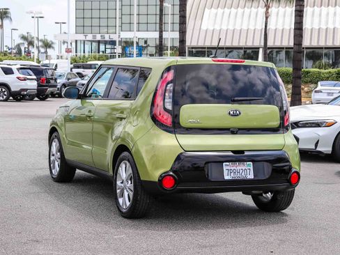 Used 2016 Kia Soul + FWD image 13