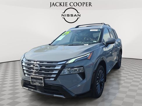 Used 2025 Nissan Rogue Platinum AWD/4WD image 1