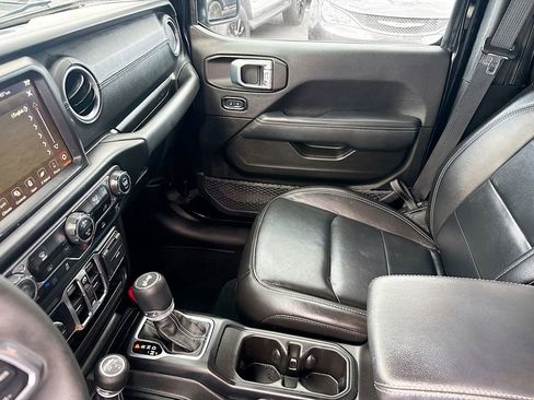 Used 2023 Jeep Wrangler Unlimited Sahara AWD/4WD image 25