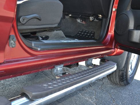 Used 2011 Chevrolet Colorado LT image 29