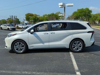 Used 2021 Toyota Sienna Platinum FWD video 2
