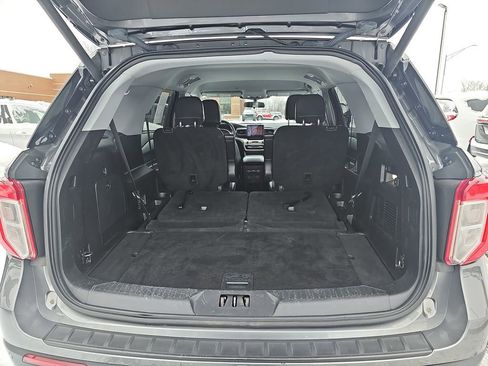 Used 2021 Ford Explorer XLT w/ Equipment Group 202A image 14