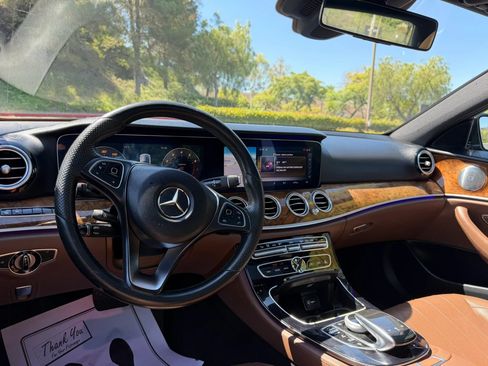 Used 2017 Mercedes-Benz E 300 4MATIC image 18