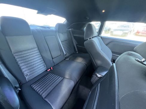 Used 2013 Dodge Challenger SXT image 14