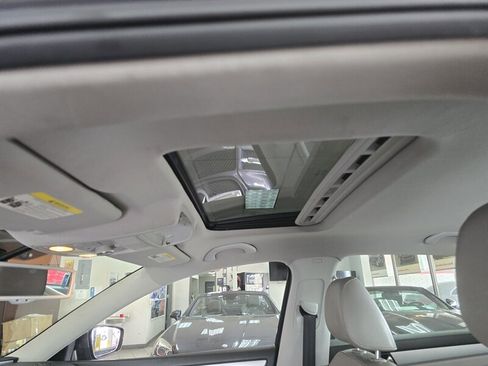 Used 2013 Volkswagen Passat TDI SE FWD image 27