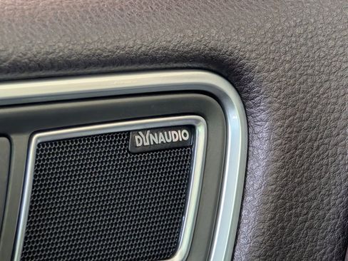 Used 2014 Volkswagen Touareg Executive AWD/4WD image 37