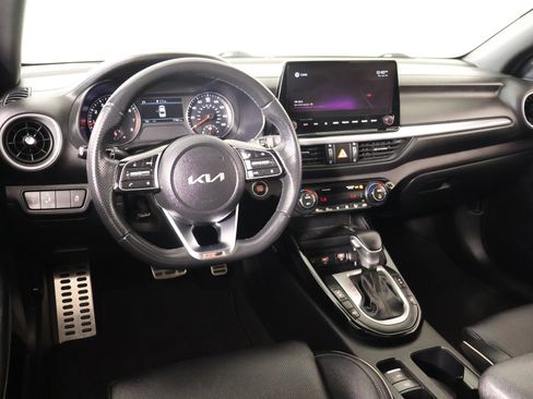 Used 2022 Kia Forte GT-Line w/ GT-Line Premium Package FWD image 2
