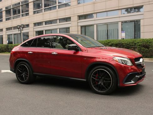 Used 2017 Mercedes-Benz GLE 63 AMG S w/ Premium 3 Package image 2