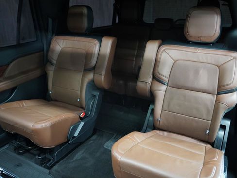 Used 2024 Lincoln Navigator L Reserve AWD/4WD image 32