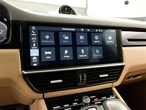 Used 2020 Porsche Cayenne image 10