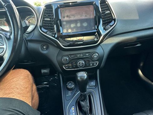 Used 2020 Jeep Cherokee High Altitude AWD/4WD image 19