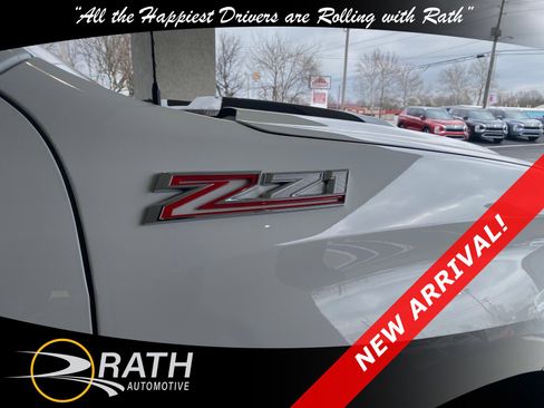 Used 2023 Chevrolet Silverado 1500 LT Trail Boss w/ Convenience Package II image 7