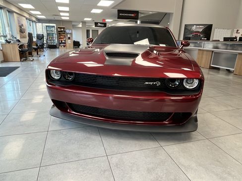 Used 2018 Dodge Challenger SRT Hellcat image 9