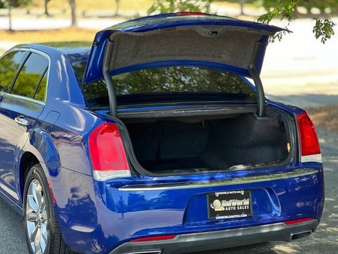 Used 2018 Chrysler 300 Limited AWD/4WD image 42