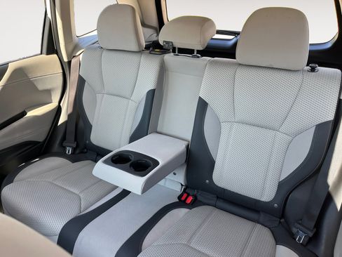 Used 2019 Subaru Forester Premium AWD/4WD image 13