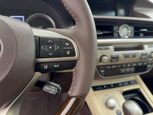 Used 2017 Lexus ES 350 w/ Luxury Package FWD image 19