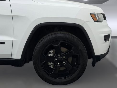 Used 2019 Jeep Grand Cherokee Laredo image 10