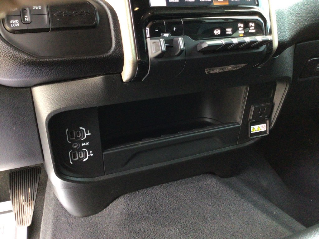 Used 2024 RAM 2500 Laramie AWD/4WD image 34
