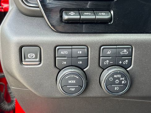 Used 2024 Chevrolet Silverado 1500 ZR2 w/ Technology Package AWD/4WD image 14