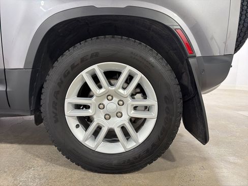 Used 2024 Land Rover Defender 90 S image 26