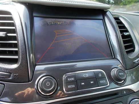 Used 2015 Chevrolet Impala LT w/ Convenience Package FWD image 33
