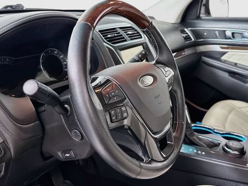 Used 2016 Ford Explorer Platinum AWD/4WD image 11
