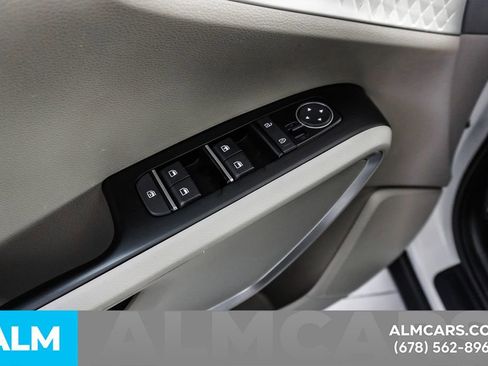 Used 2025 Kia Soul LX image 47