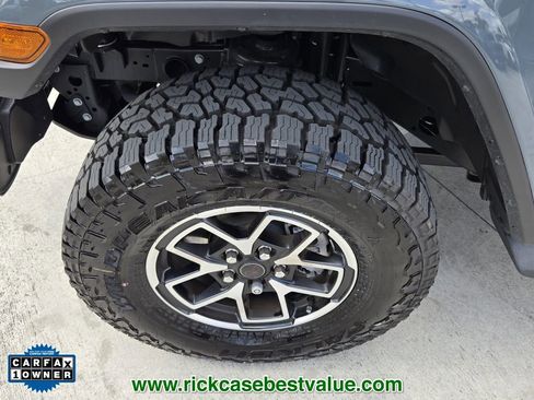 Used 2025 Jeep Gladiator Rubicon w/ Convenience Group image 10