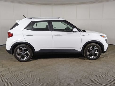 Certified 2024 Hyundai Venue SEL FWD image 13