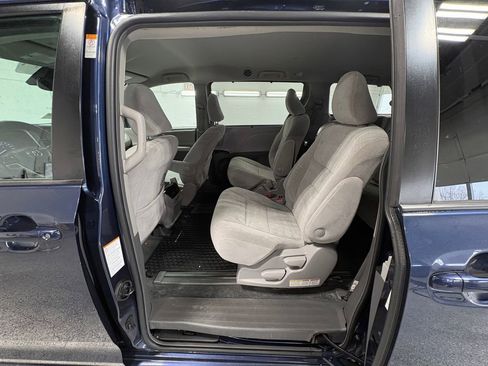 Used 2019 Toyota Sienna LE image 20