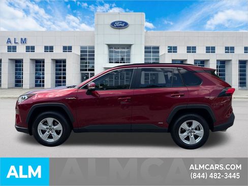 Used 2019 Toyota RAV4 XLE AWD/4WD image 9