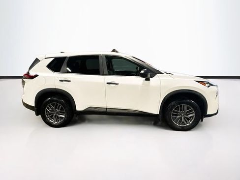 Used 2025 Nissan Rogue S AWD/4WD image 8
