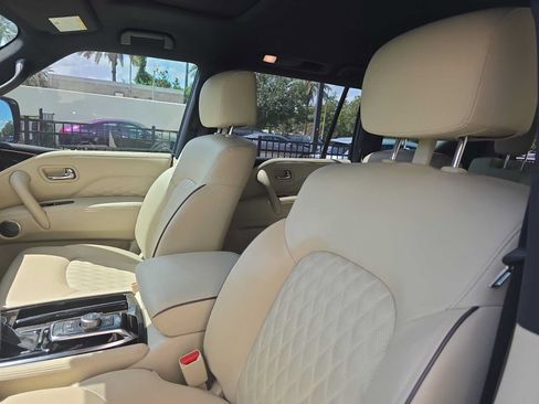 Used 2023 INFINITI QX80 Sensory w/ All-Season Package RWD image 16