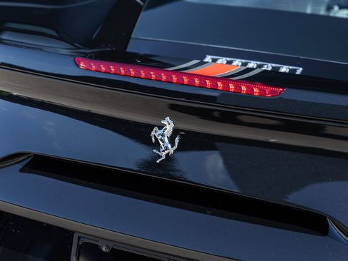 Used 2017 Ferrari 488 GTB RWD image 15