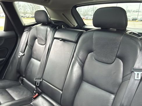 Certified 2025 Volvo XC60 B5 Plus image 23