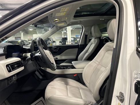Used 2025 Lincoln Aviator Reserve w/ Illumination Package image 11