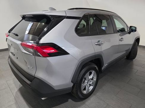Used 2025 Toyota RAV4 XLE image 5