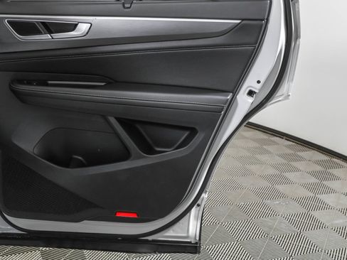 Used 2024 Volkswagen Atlas Cross Sport SE image 42