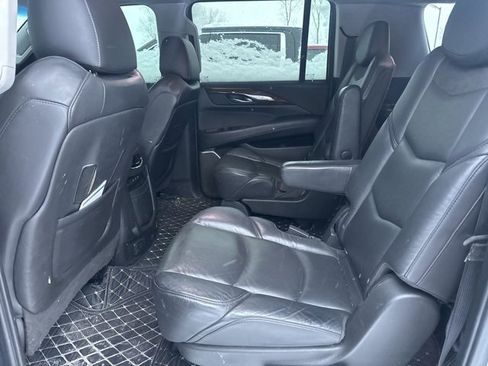 Used 2019 Cadillac Escalade ESV Luxury w/ Escalade Sport Edition image 5