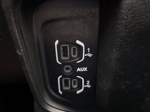 Used 2021 RAM 2500 Big Horn image 31