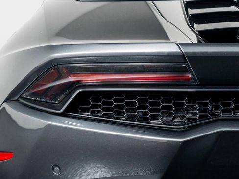 Used 2017 Lamborghini Huracan LP 610-4 AWD/4WD image 13