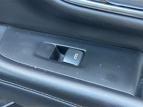 Used 2022 Chevrolet Tahoe Z71 w/ Off-Road Capability Package image 23