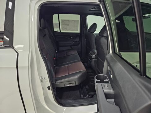 New 2026 Honda Ridgeline Black Edition image 8