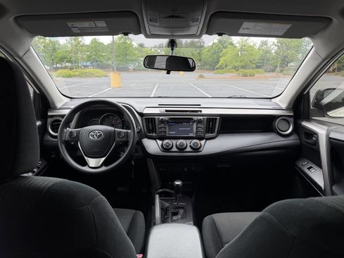 Used 2016 Toyota RAV4 LE FWD image 20