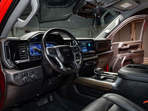 Used 2022 Chevrolet Silverado 1500 LT Trail Boss w/ LT Trail Boss Premium Package image 17