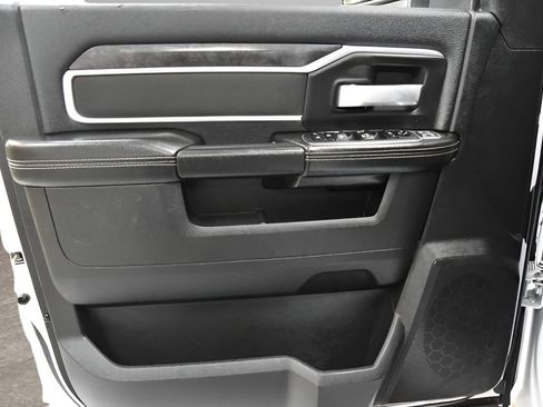 Used 2024 RAM 2500 Big Horn image 33