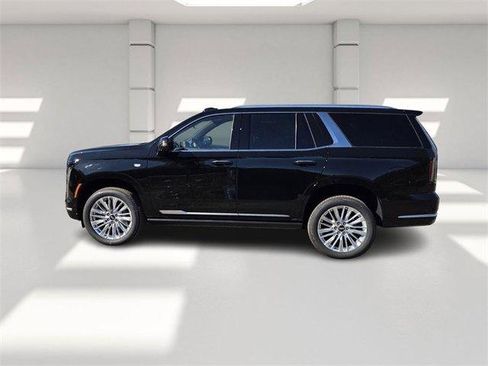 New 2026 Cadillac Escalade Luxury image 2