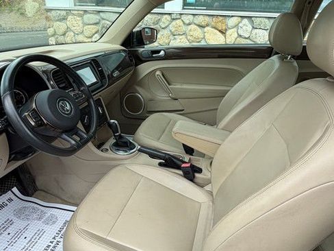 Used 2014 Volkswagen Beetle 1.8T FWD image 30
